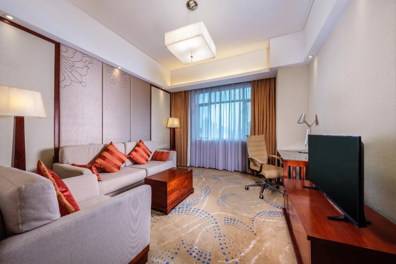Crowne Plaza Foshan By Ihg - Canton Fair Free Shuttle Bus ภายนอก รูปภาพ